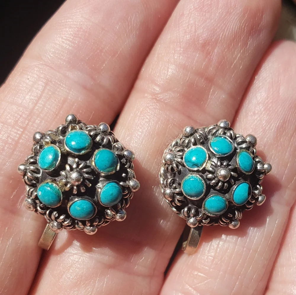 Vintage Native American Or Mexican Turquoise Sterling Silver Screwback Earrings - Picture 4 of 16